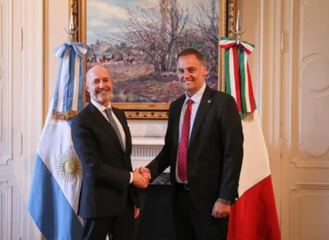 Adorni recibió al nuevo embajador de Italia en Casa&nbsp;Rosada
