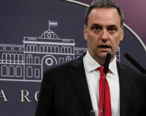 Adorni irá a Diputados y anticipan un debate “picante”