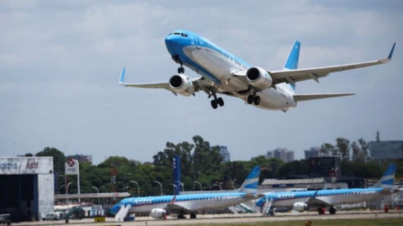 Aerolíneas Argentinas elimina el equipaje de mano gratuito en parte de sus&nbsp;vuelos